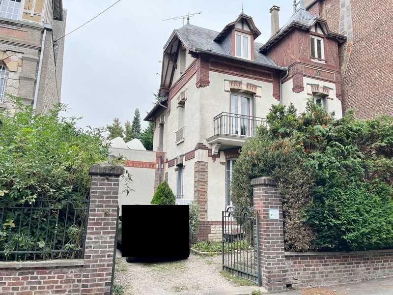 Maison - 176 m² - 7 pièces