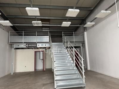 Bureau - 204 m² - 1 pièce