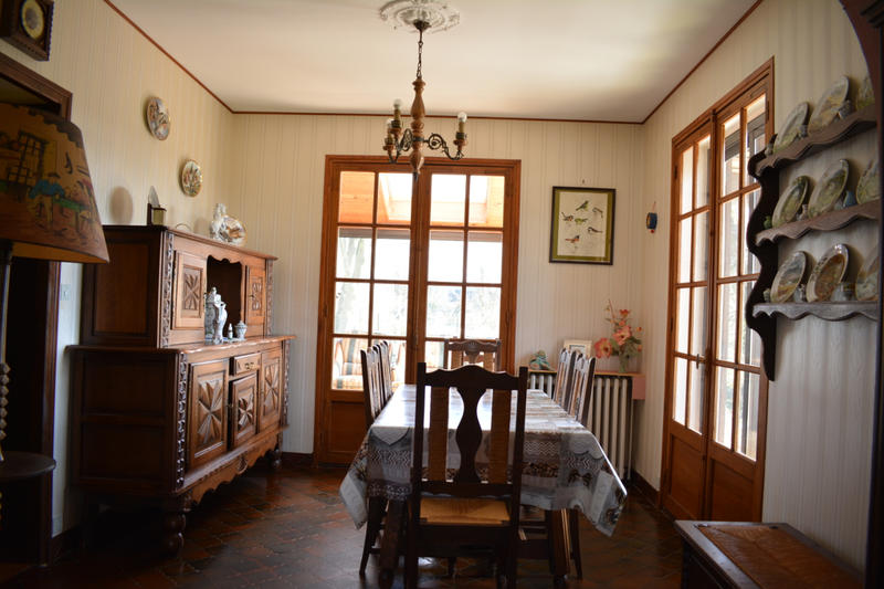 Maison - 202 m² - 10 pièces