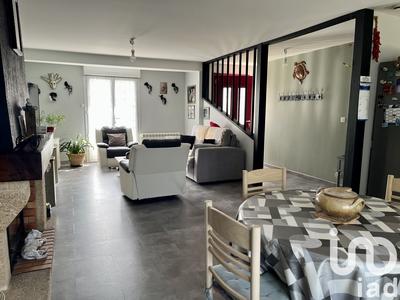 Maison - 98 m² - 5 pièces