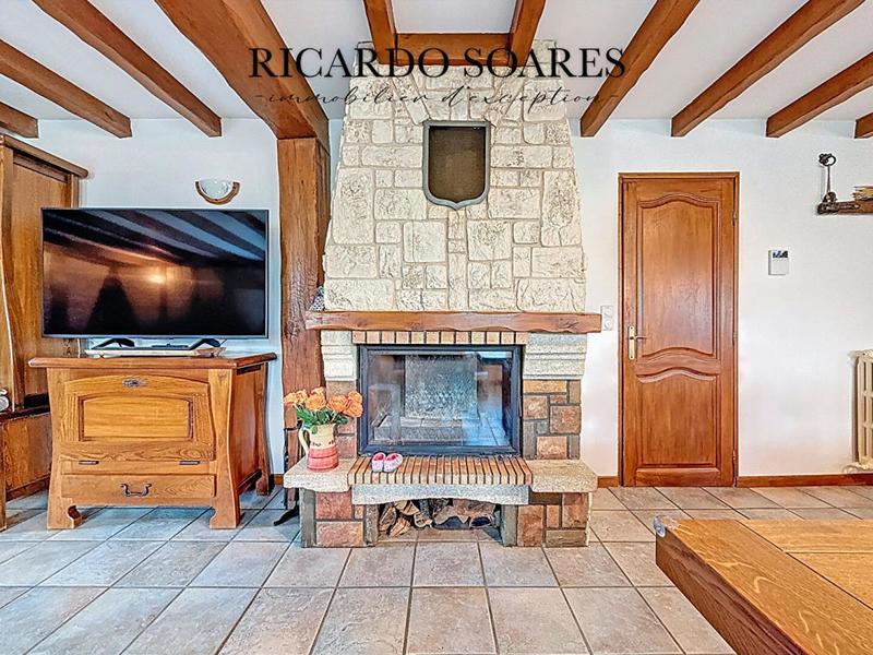 Maison - 218 m² - 8 pièces