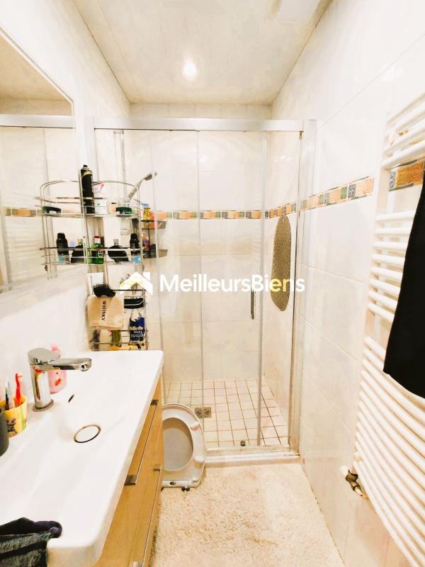 Immeuble - 183 m² - 9 pièces