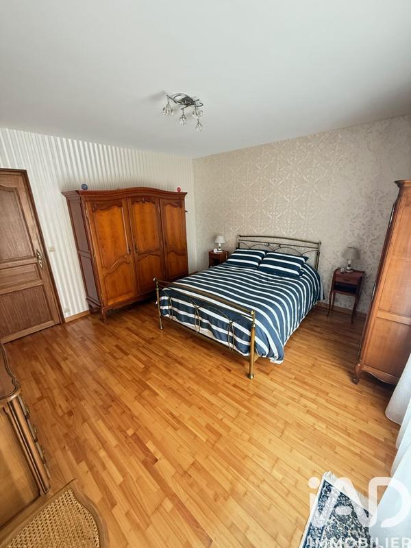 Maison - 263 m² - 8 pièces