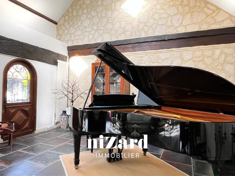 Propriété - 500 m² - 13 pièces