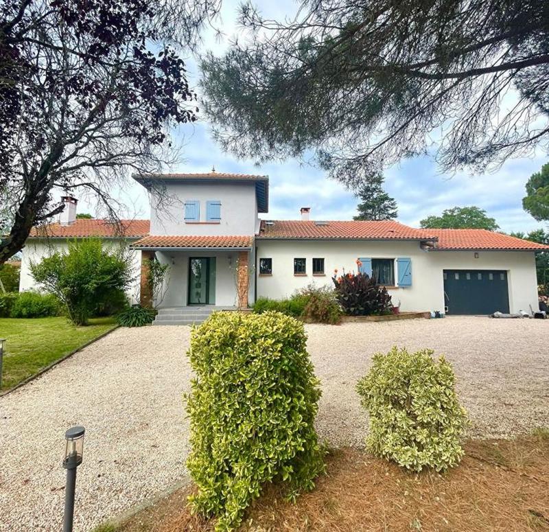 Maison - 170 m² - 6 pièces