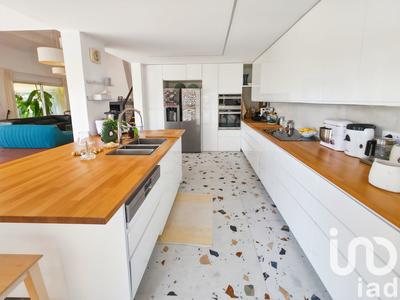 Maison - 299 m² - 9 pièces