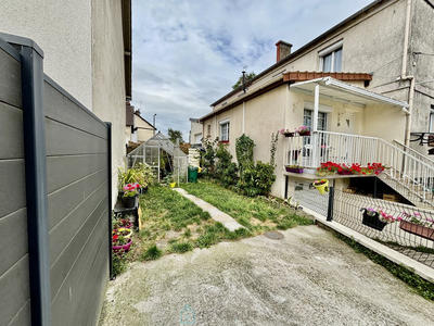 Maison - 96 m² - 5 pièces