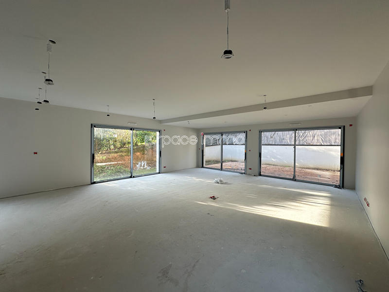 Maison - 200 m² - 6 pièces