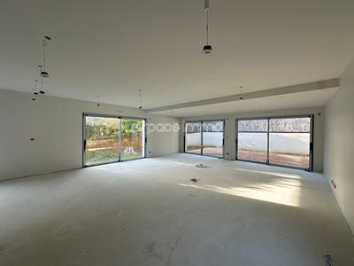 Maison - 200 m² - 6 pièces