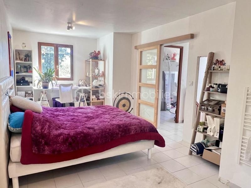 Maison traditionnelle - 187 m² - 7 pièces