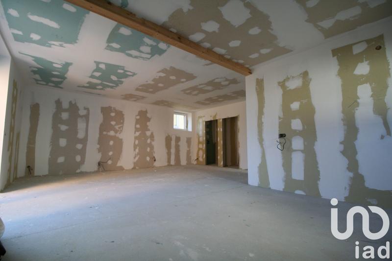 Maison - 240 m² - 8 pièces