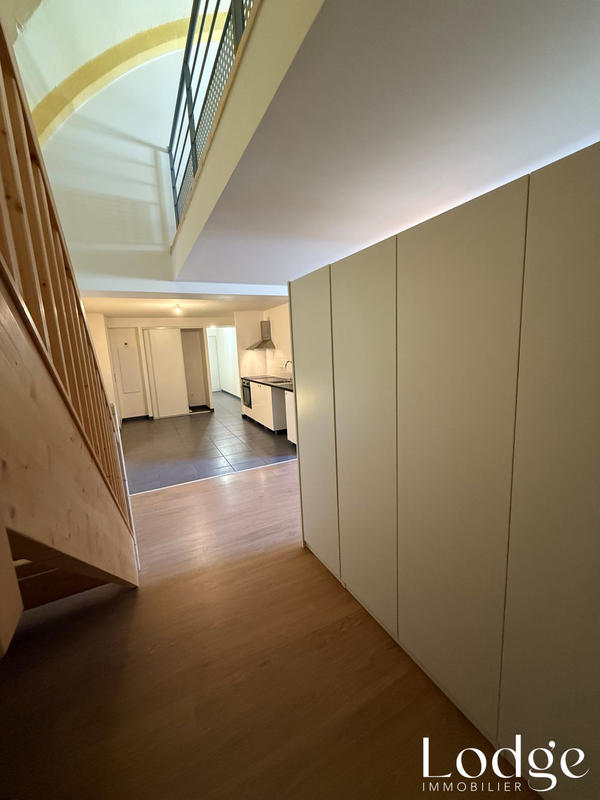 Appartement - 82 m² - 2 pièces