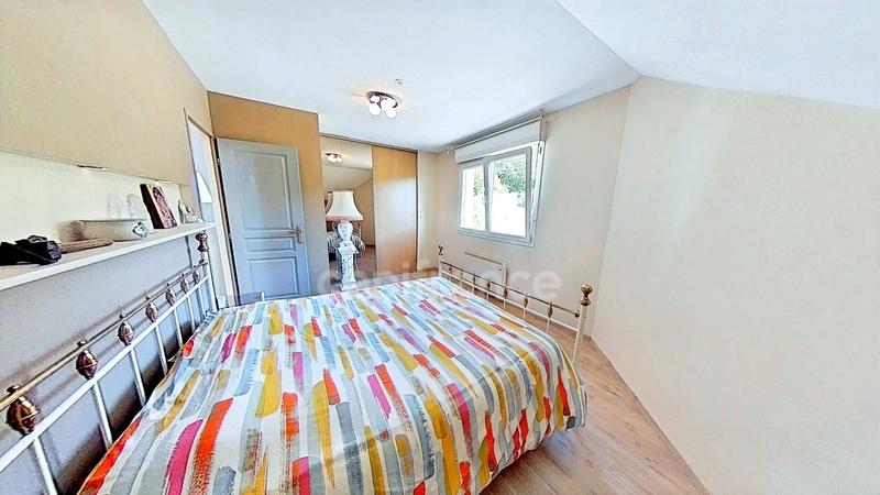 Maison - 161 m² - 8 pièces