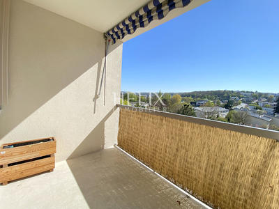 Appartement - 85 m² - 5 pièces