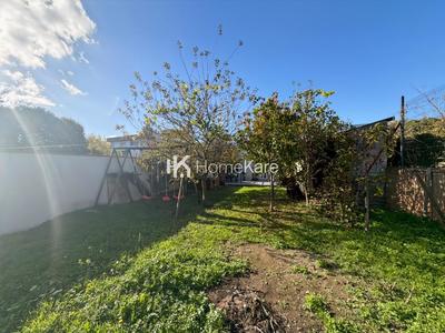 Maison - 202 m² - 8 pièces