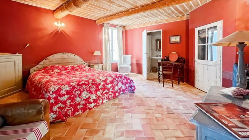 Maison - 500 m² - 8 pièces