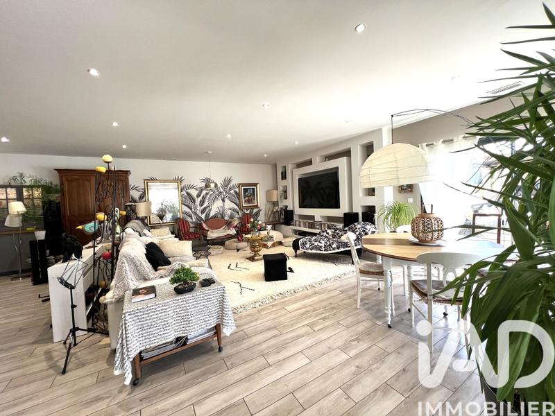 Maison - 198 m² - 5 pièces