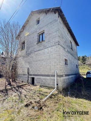 Maison - 77 m² - 6 pièces