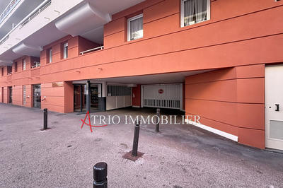 Parking / Garage - 13 m²