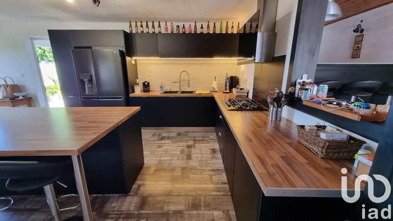 Maison - 242 m² - 6 pièces