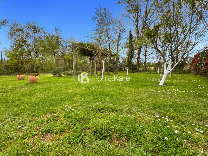 Maison - 185 m² - 8 pièces