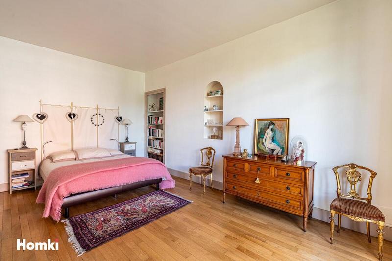 Maison - 252 m² - 11 pièces