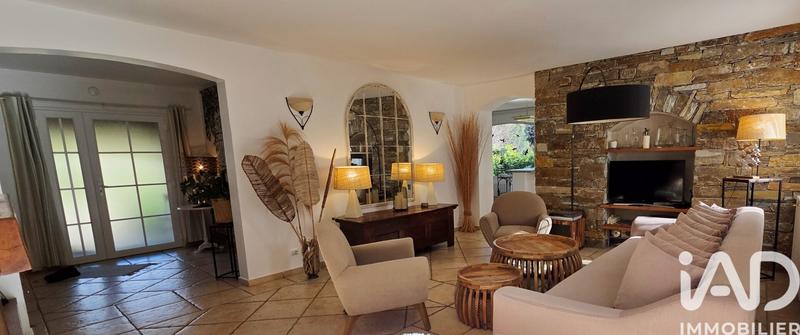 Maison - 167 m² - 8 pièces