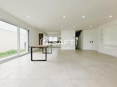 Maison - 137 m² - 6 pièces