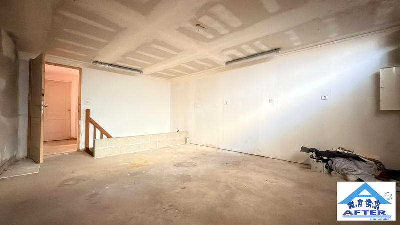 Maison - 239 m² - 8 pièces