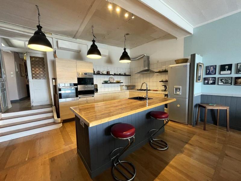 Maison - 204 m² - 5 pièces