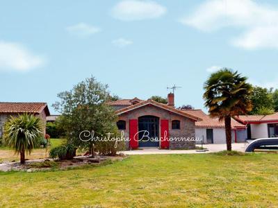 Maison - 202 m² - 6 pièces