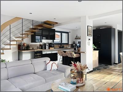 Maison - 103 m² - 4 pièces