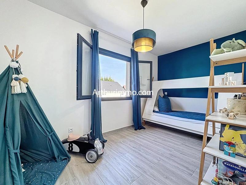 Maison - 235 m² - 8 pièces