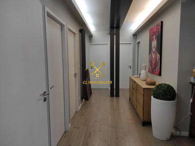 Appartement - 151 m² - 5 pièces