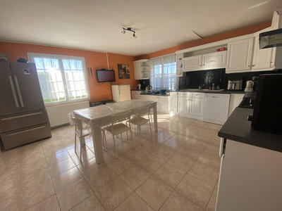 Maison - 180 m² - 7 pièces