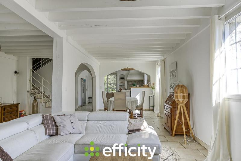 Maison - 215 m² - 7 pièces