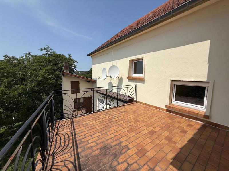 Maison - 275 m² - 13 pièces