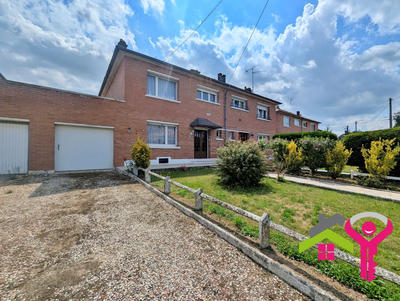 Maison - 90 m² - 5 pièces