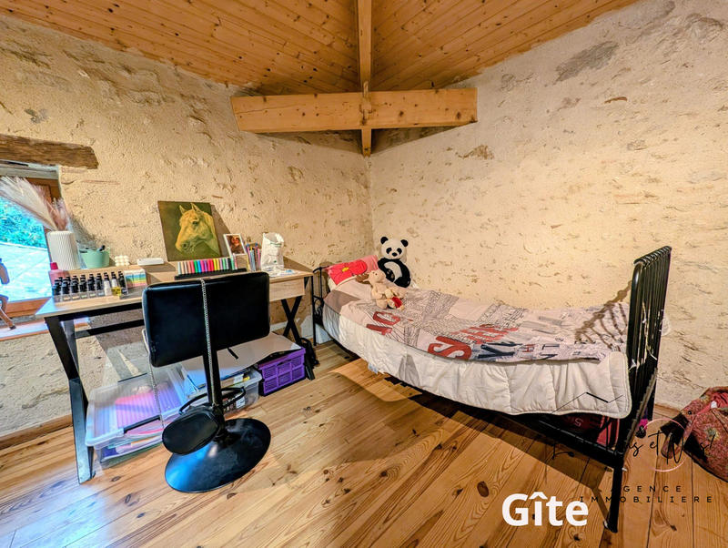 Maison - 290 m² - 9 pièces