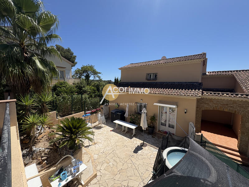 Maison - 211 m² - 9 pièces