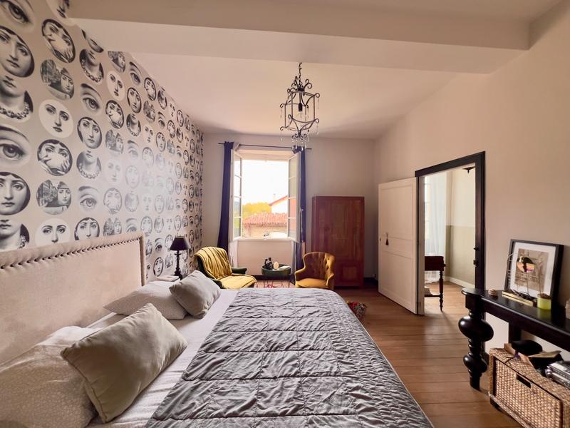 Maison de maîtres - 370 m² - 8 pièces