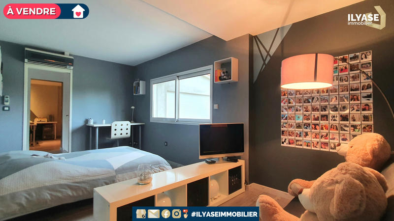 Villa - 194 m² - 8 pièces