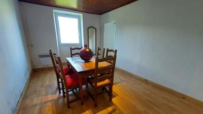 Maison - 117 m² - 8 pièces