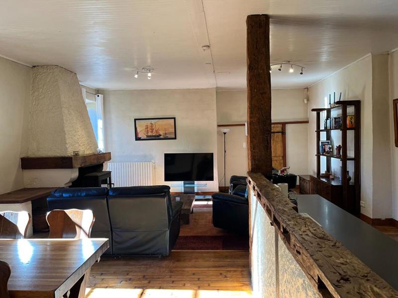 Maison - 660 m² - 25 pièces