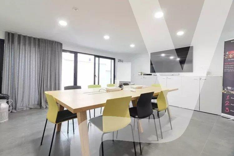 Appartement - 297 m² - 10 pièces