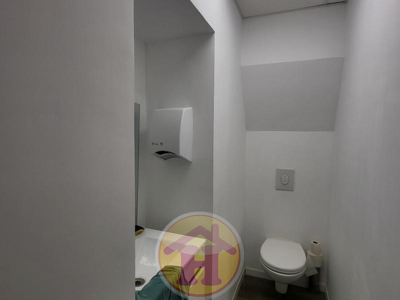 Local commercial - 82 m² - 2 pièces