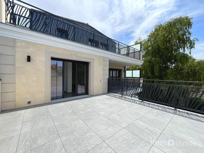 Appartement - 100 m² - 4 pièces