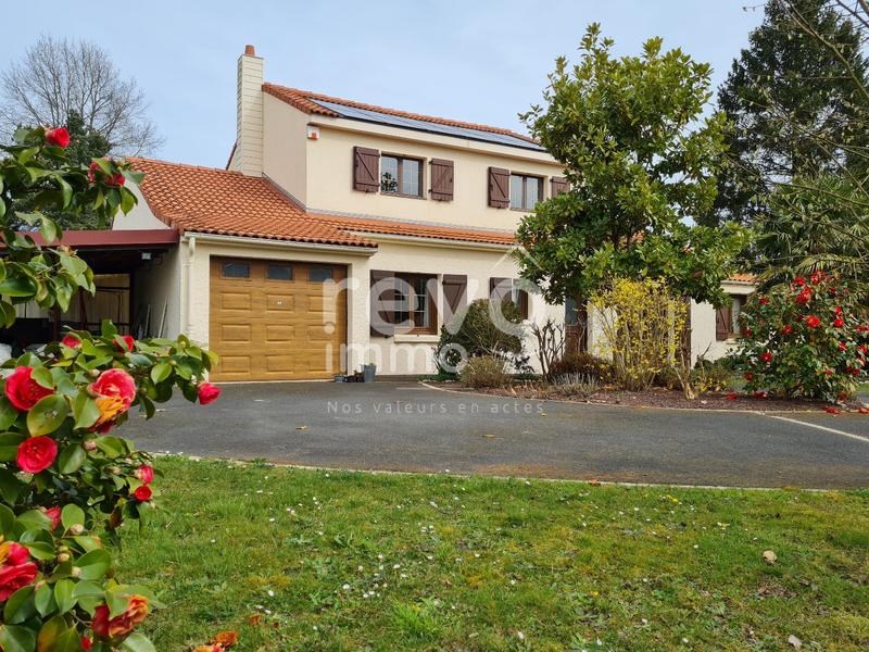 Maison - 158 m² - 8 pièces