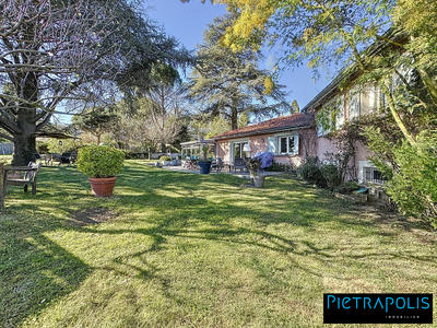 Maison - 200 m² - 7 pièces