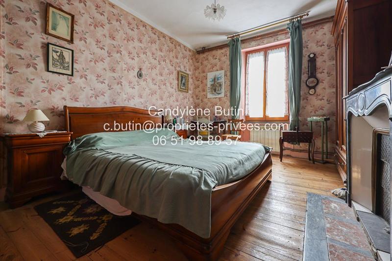 Propriété - 300 m² - 15 pièces